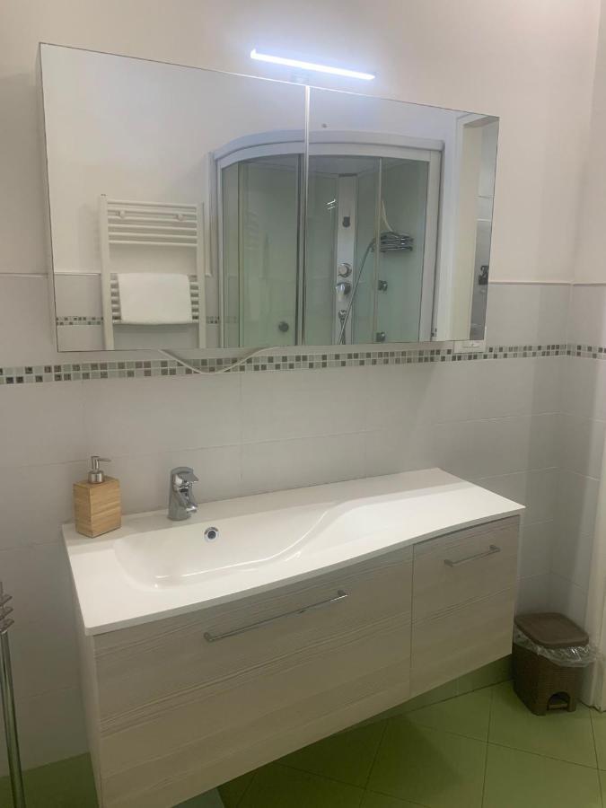 Odeon Apartment In Centro A Ліворно Екстер'єр фото